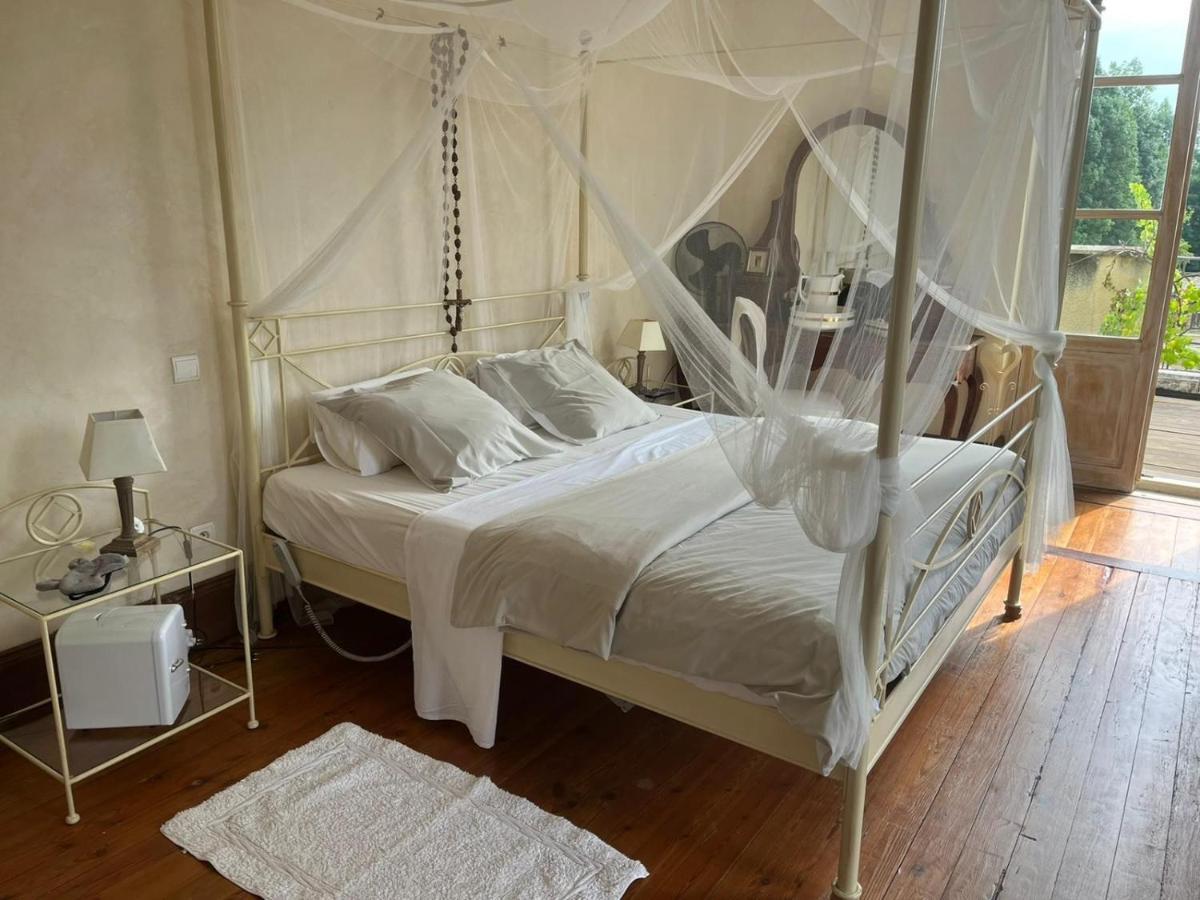 En Bord De Riviere Bed & Breakfast Casseneuil Exterior photo